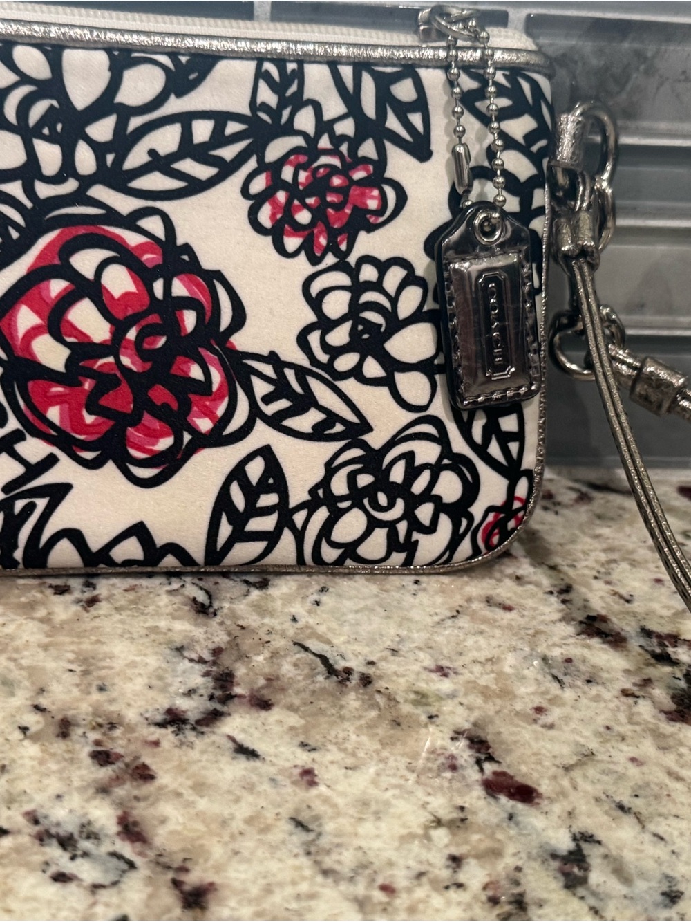 Coach Poppy Graffiti Red Flowers On White & Black Print Floral Pattern - Picture 7 of 12